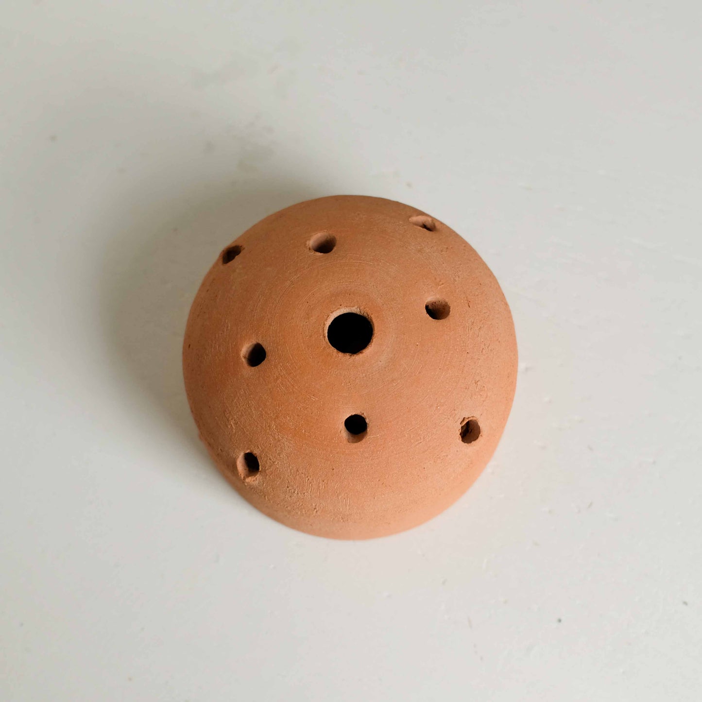 clay-flower-frog-Ikebana-stem-holder