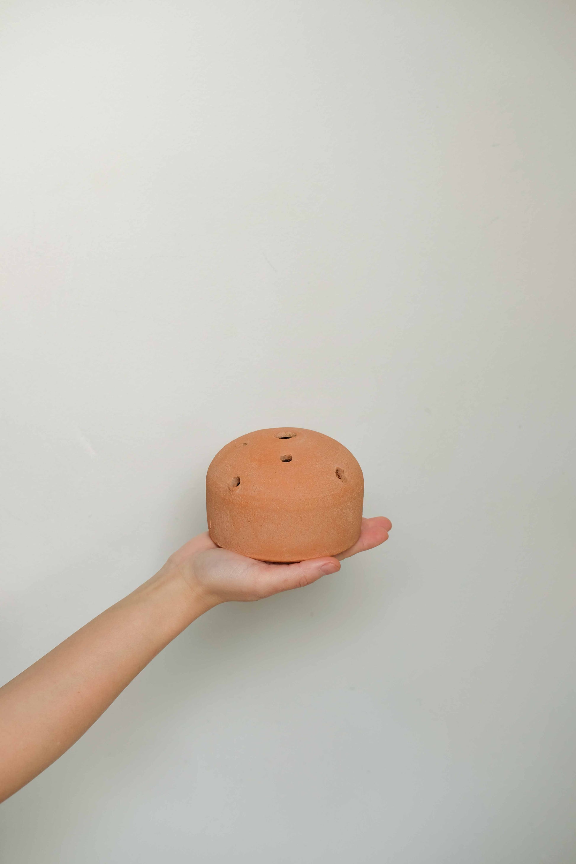 clay-flower-frog-Ikebana-stem-holder