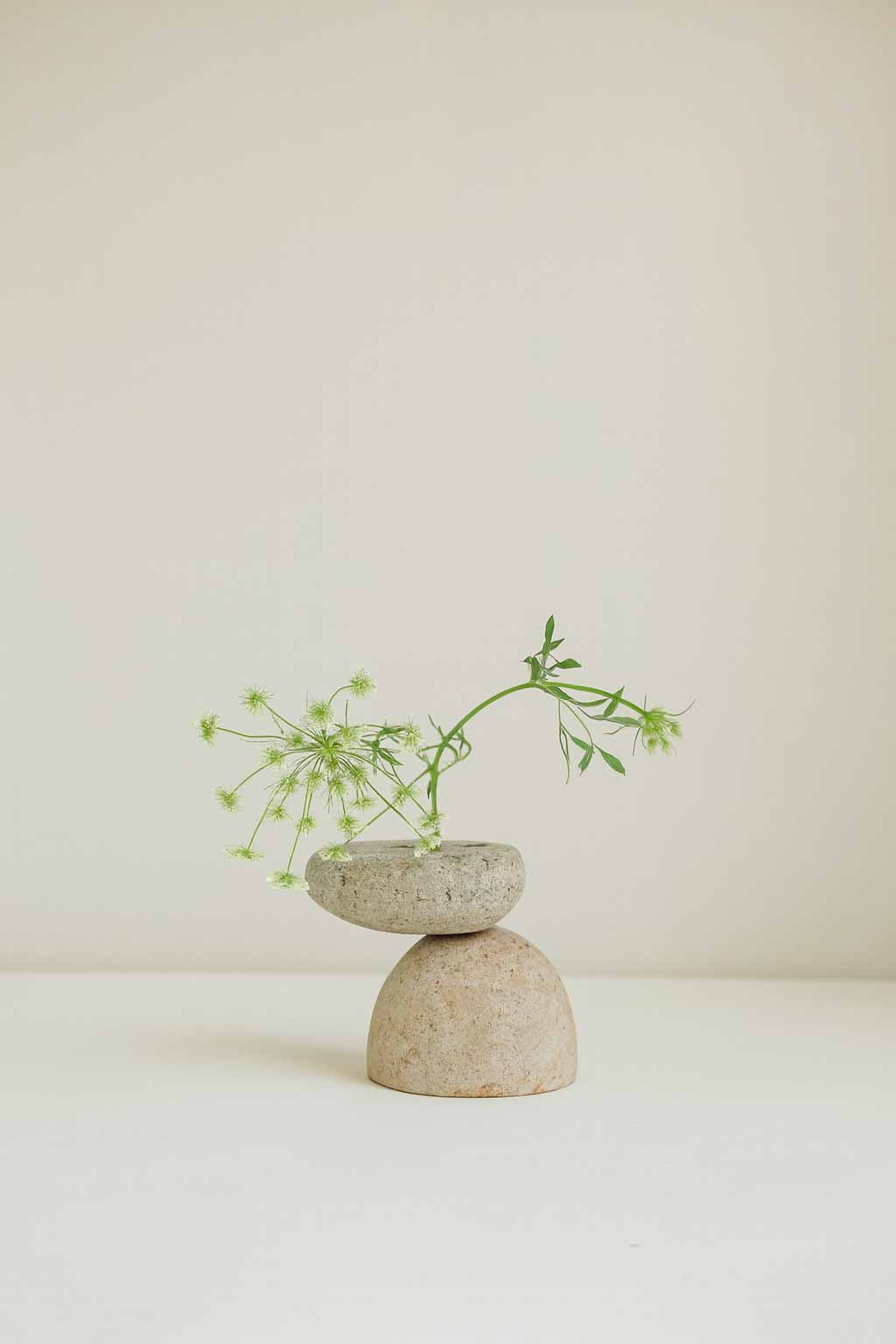 stone-flower-frog-Ikebana-stem-holder