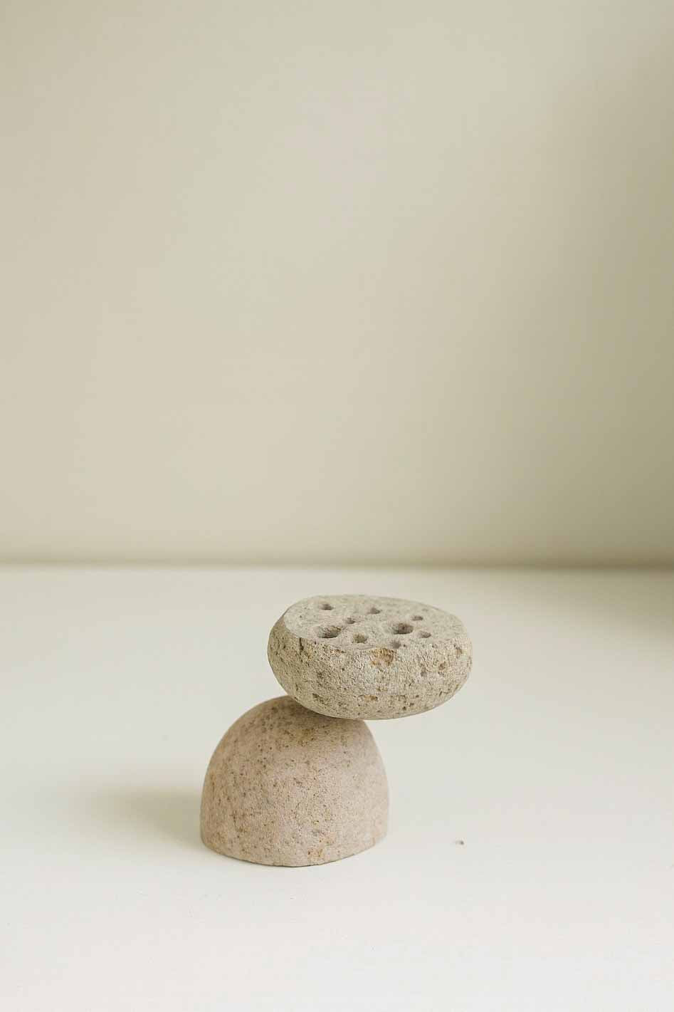 stone-flower-frog-Ikebana-stem-holder